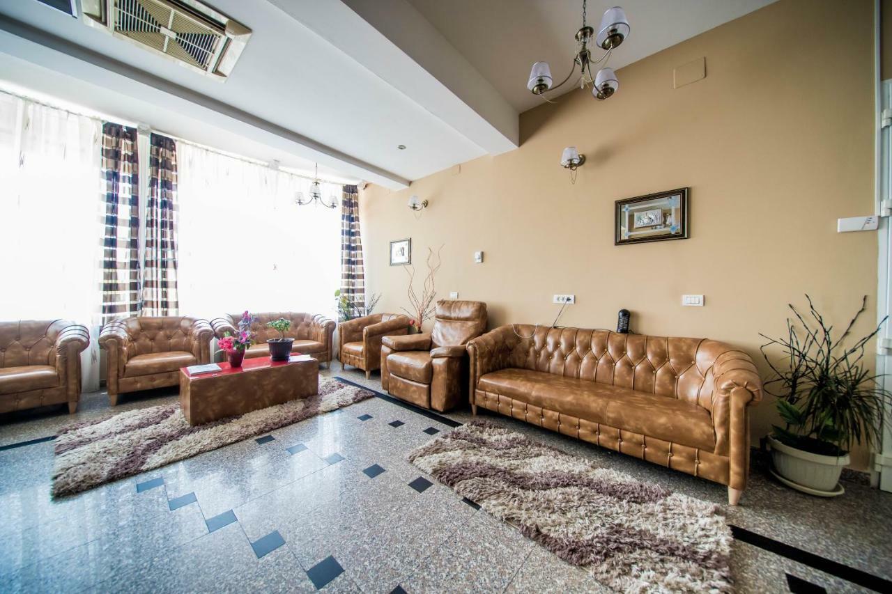 Hotel Darosy Арад Экстерьер фото