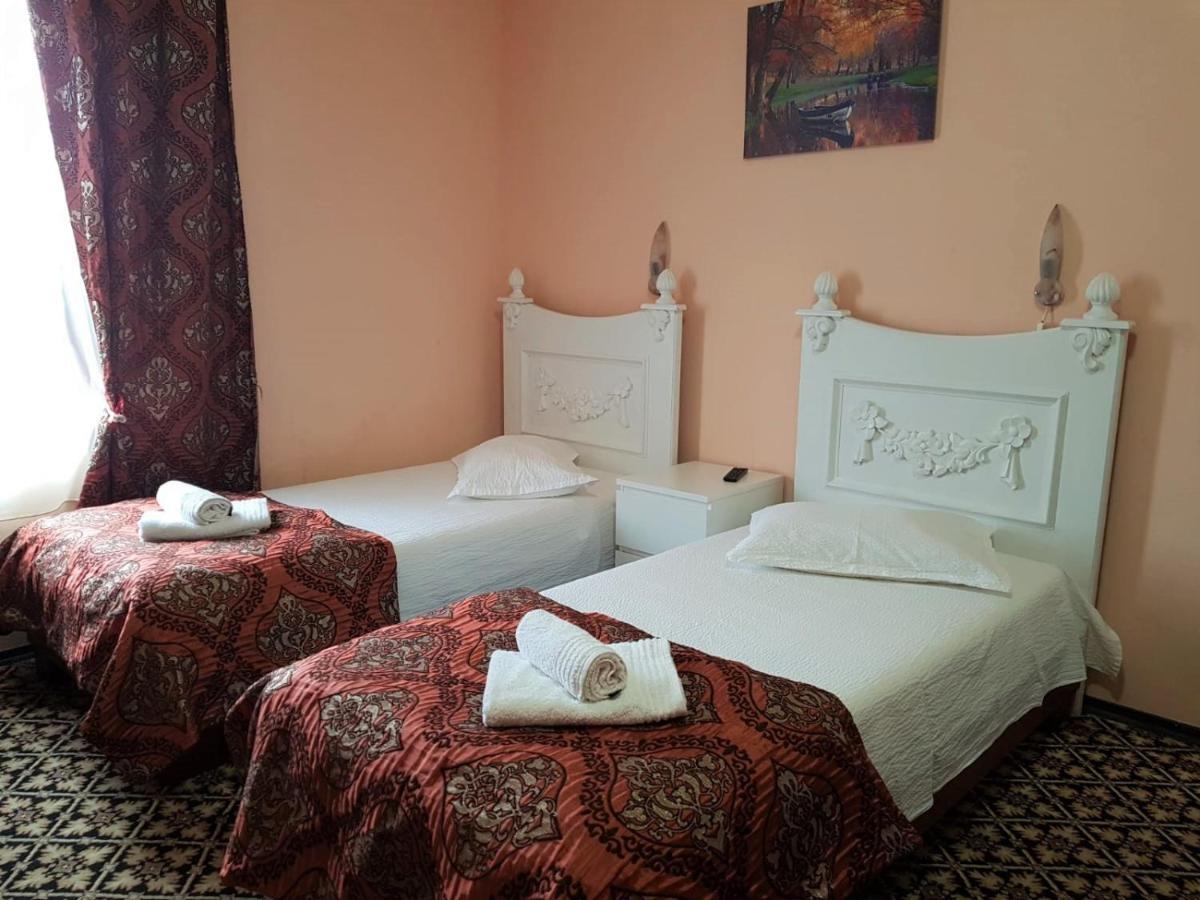 Hotel Darosy Арад Экстерьер фото